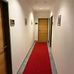 فندق Zur Alten Schule