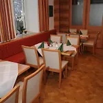 Hotel Zur Alten Schule Pitten