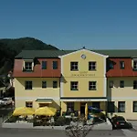 Zur Alten Schule 3* Pitten