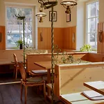فندق Zur Alten Schule