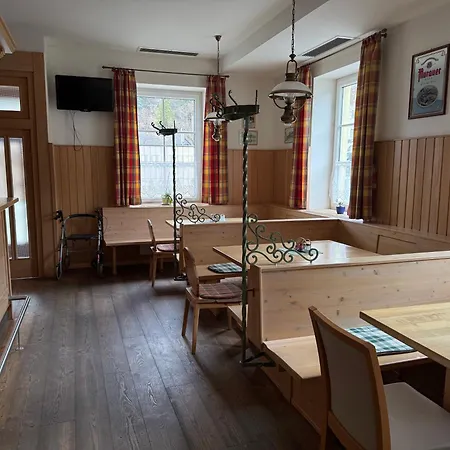 Zur Alten Schule Hotel