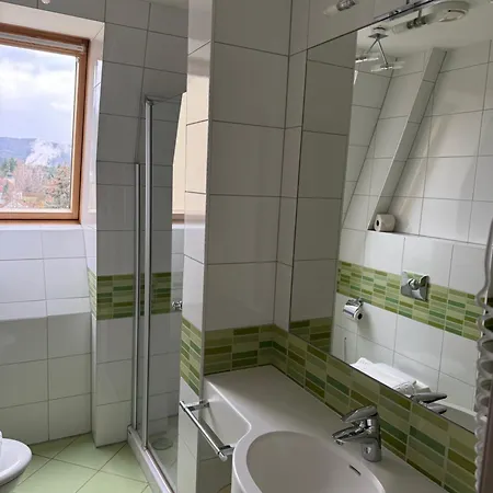 Zur Alten Schule Pitten