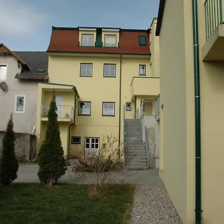 Hotel Zur Alten Schule Pitten