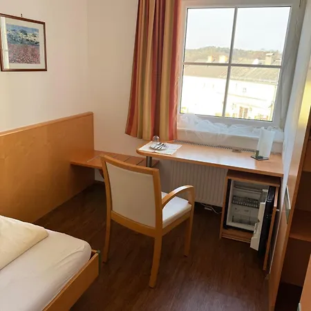 Zur Alten Schule Hotel 3*