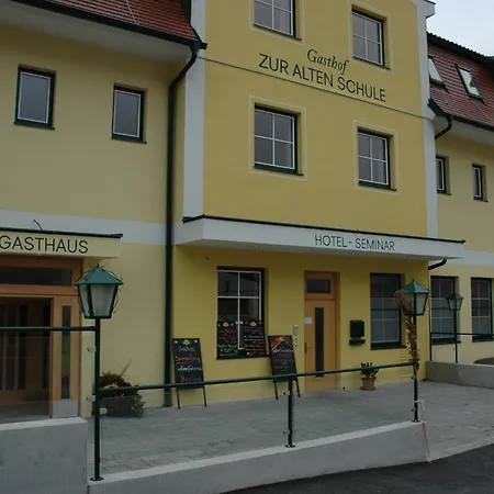 Zur Alten Schule Hotel
