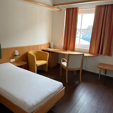 Hotel Zur Alten Schule 3*