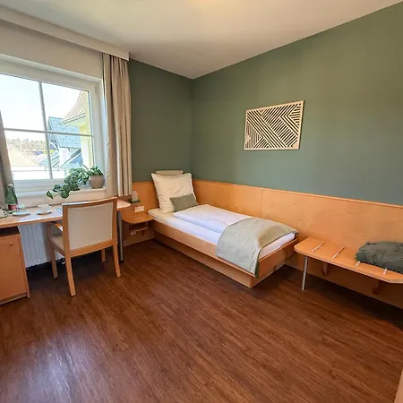 Zur Alten Schule Hotel 3*