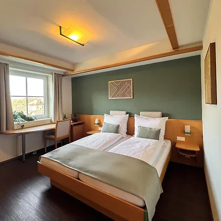 Zur Alten Schule Hotel Pitten