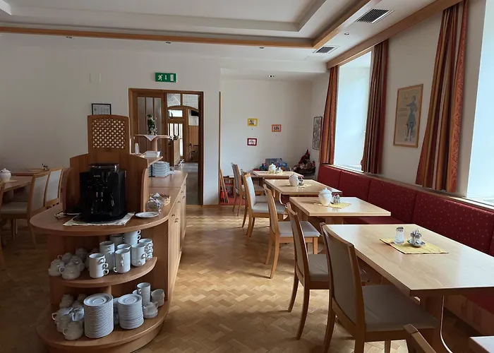 Zur Alten Schule Pitten