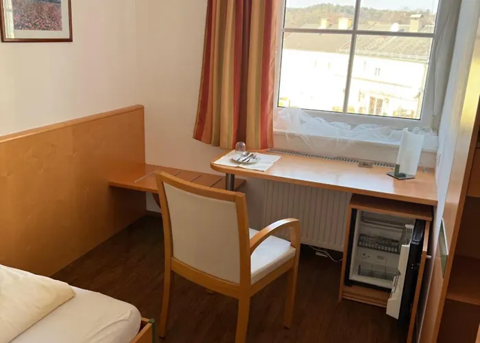 Zur Alten Schule Hotel 3*