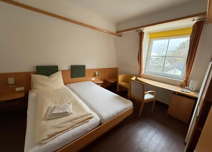 Zur Alten Schule Hotel 3*